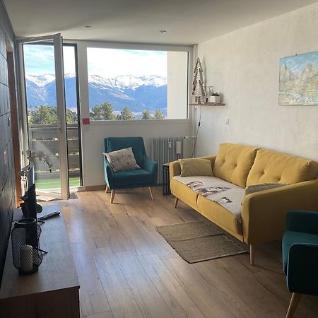 Appartement Tres Lumineux Egat Exteriör bild