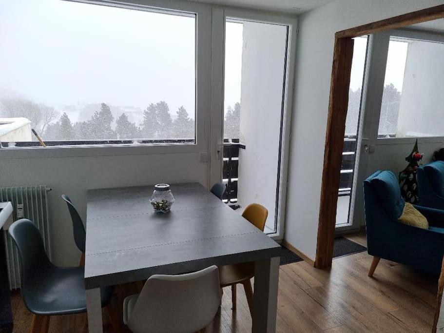 Appartement Tres Lumineux Egat Exteriör bild