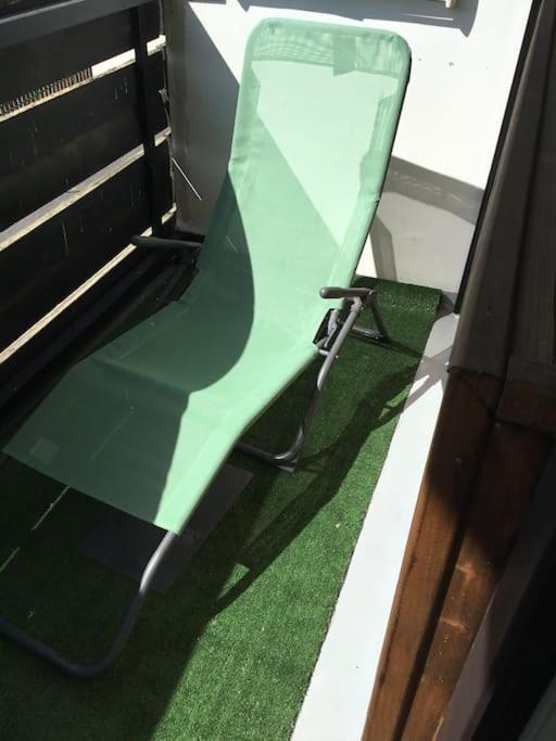 Appartement Tres Lumineux Egat Exteriör bild