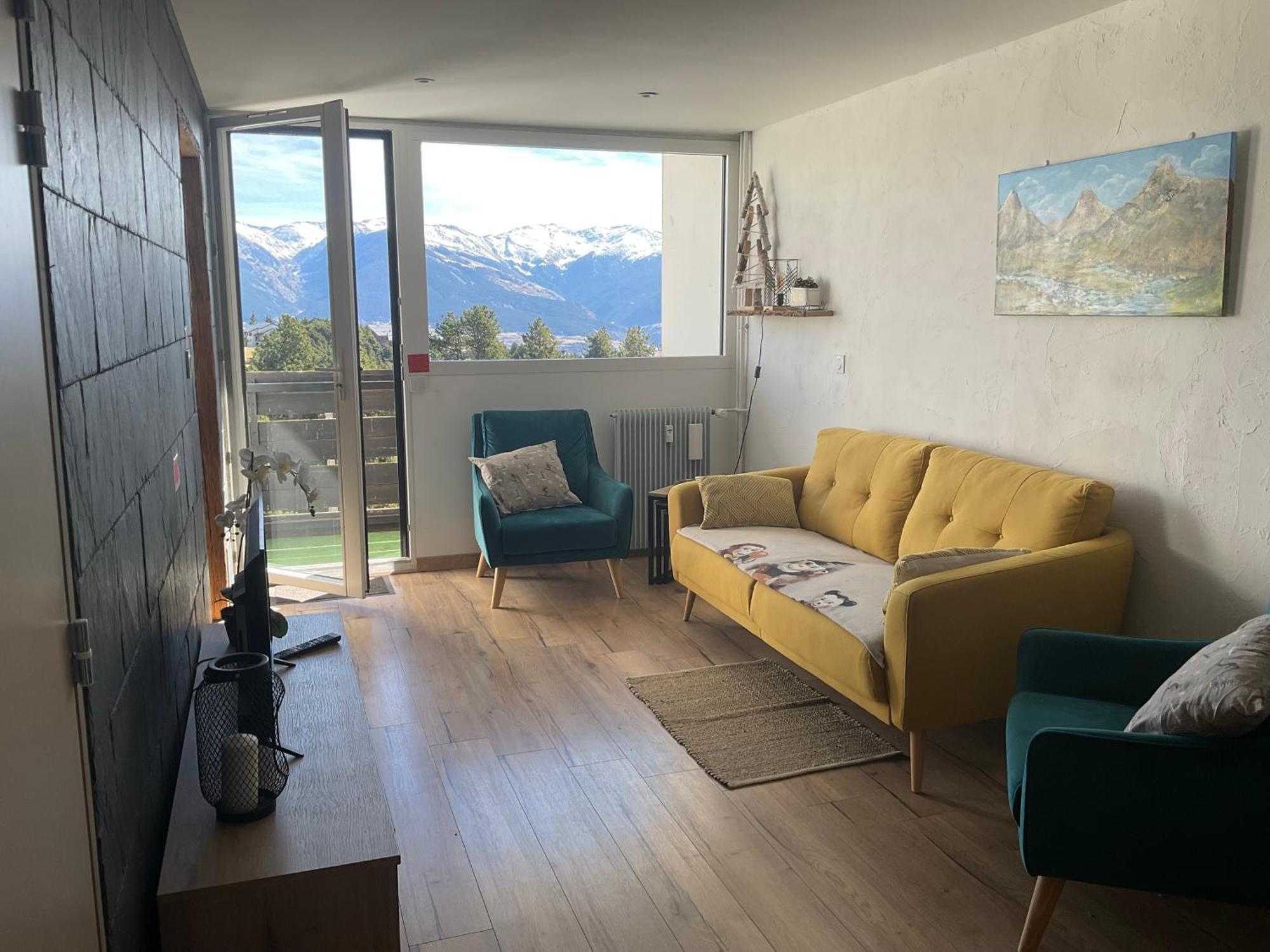 Appartement Tres Lumineux Egat Exteriör bild