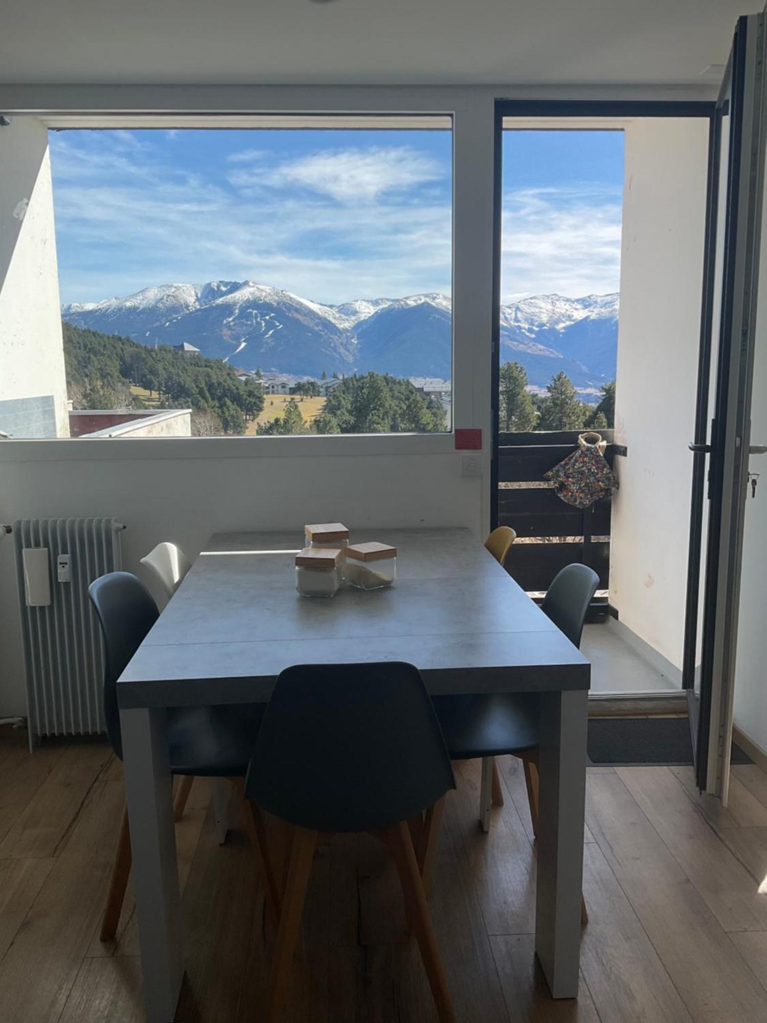 Appartement Tres Lumineux Egat Exteriör bild