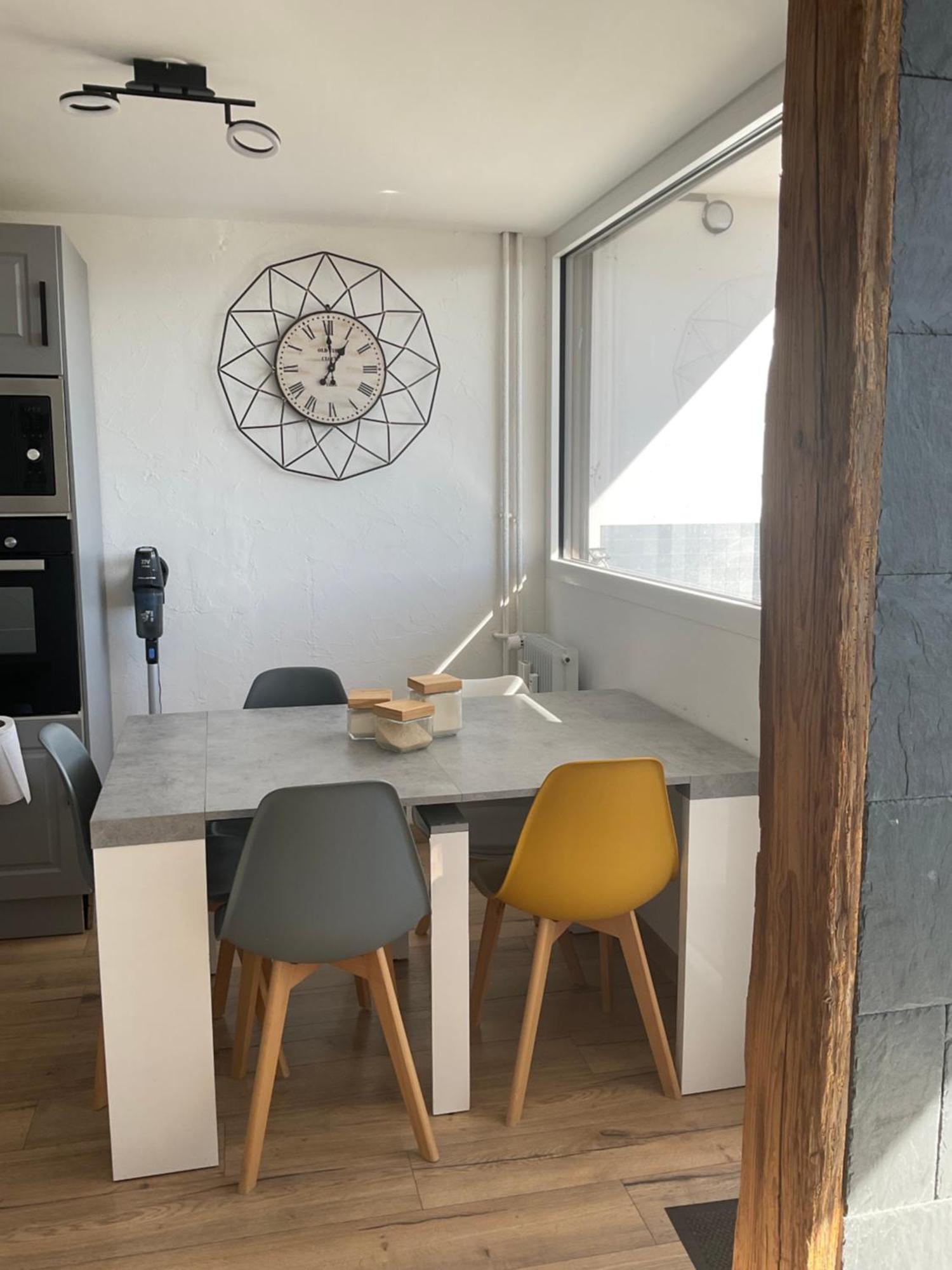Appartement Tres Lumineux Egat Exteriör bild