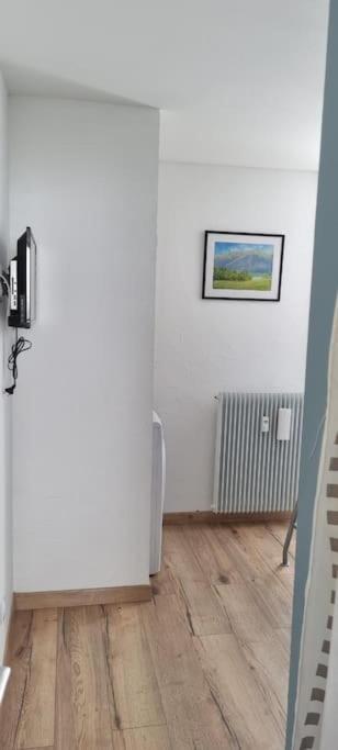 Appartement Tres Lumineux Egat Exteriör bild